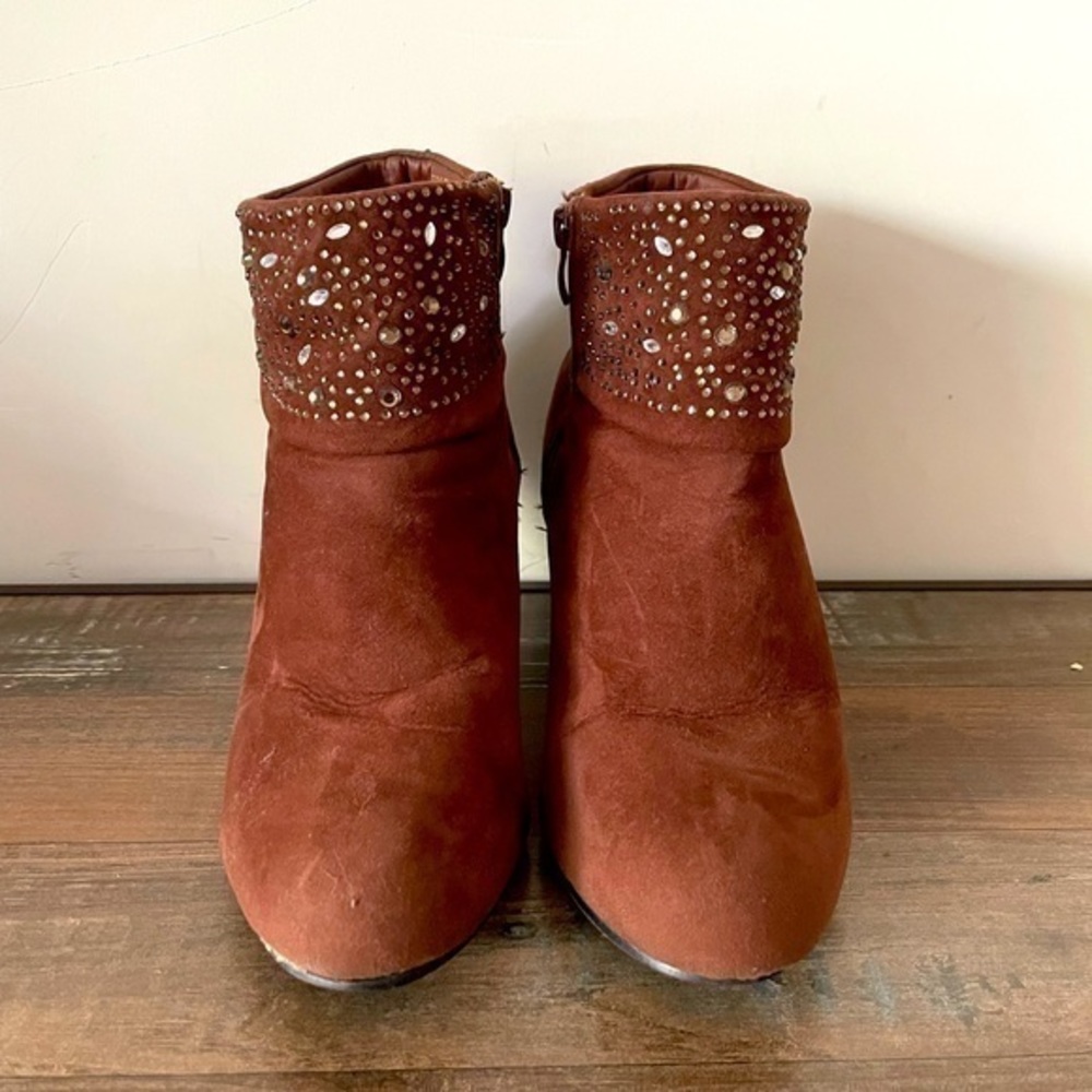 Womens Rck Bella Embellished Faux Suede Side Zip Bootie Heels - Brown,